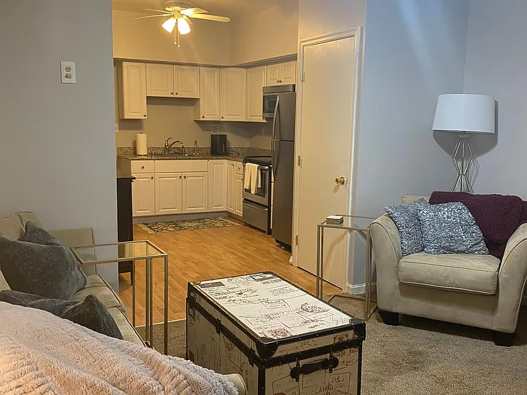 119 W Clement St #1 — Photo 3