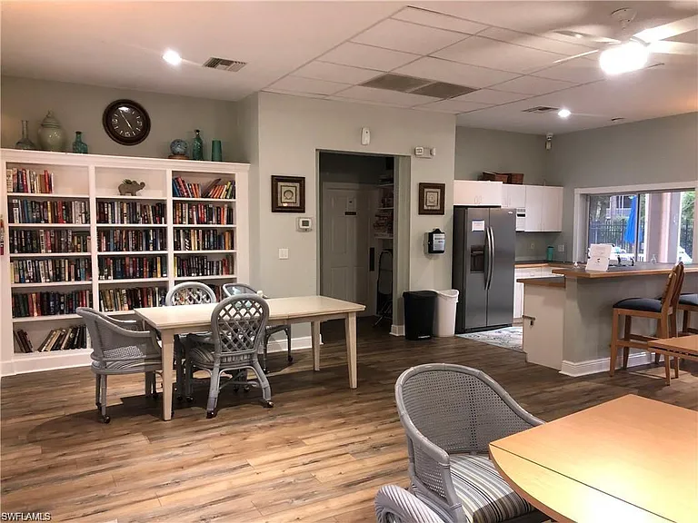 321 Robin Hood Cir #201 — Photo 27