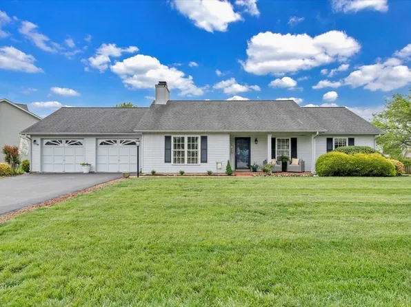 2420 Carlsbad Cir, Roanoke, VA 24012