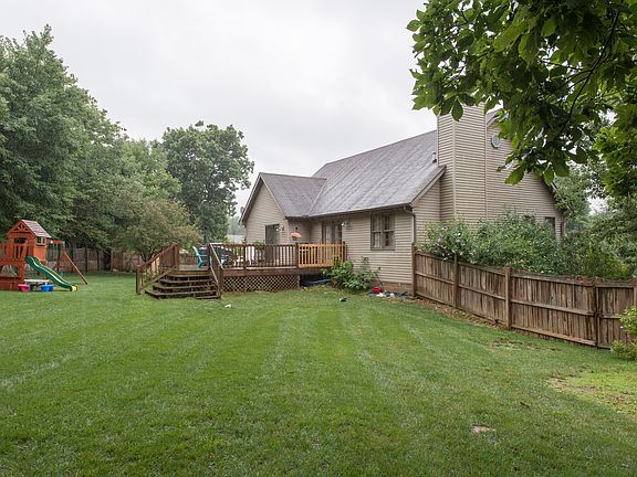 2nd image of 735 S Lantern Ln