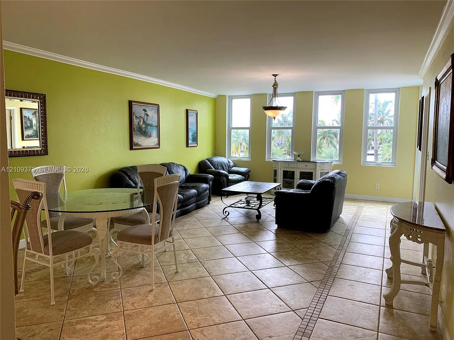 The Carriage House Condo — Photo 4