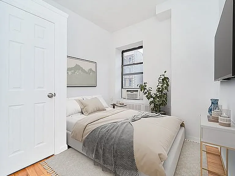 150 Manhattan Ave #5C — Photo 3