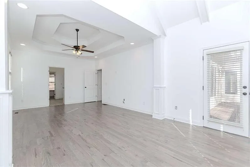 4 bed, 5.5 bath, 3020 sqft, $3,500 — Photo 2
