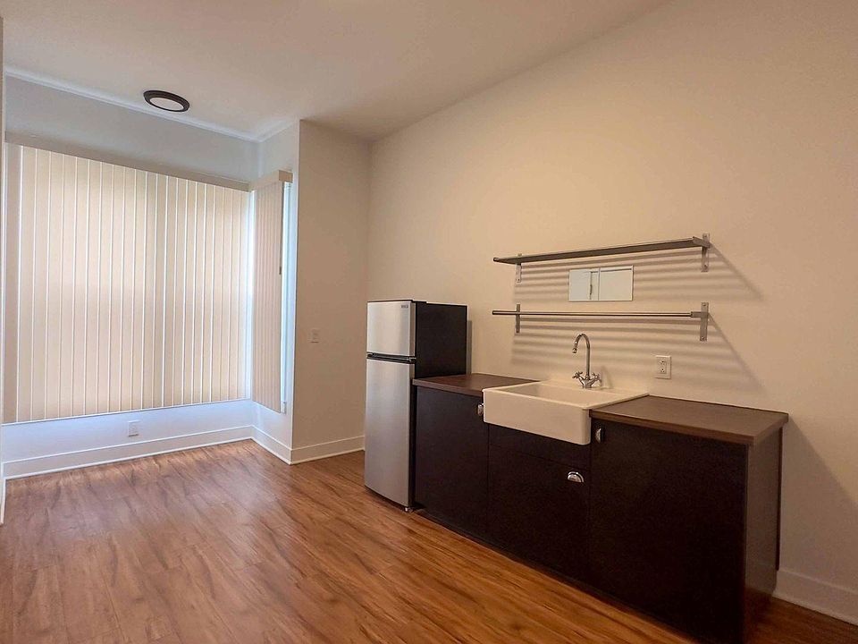 1st image of 1931 Market St APT 201