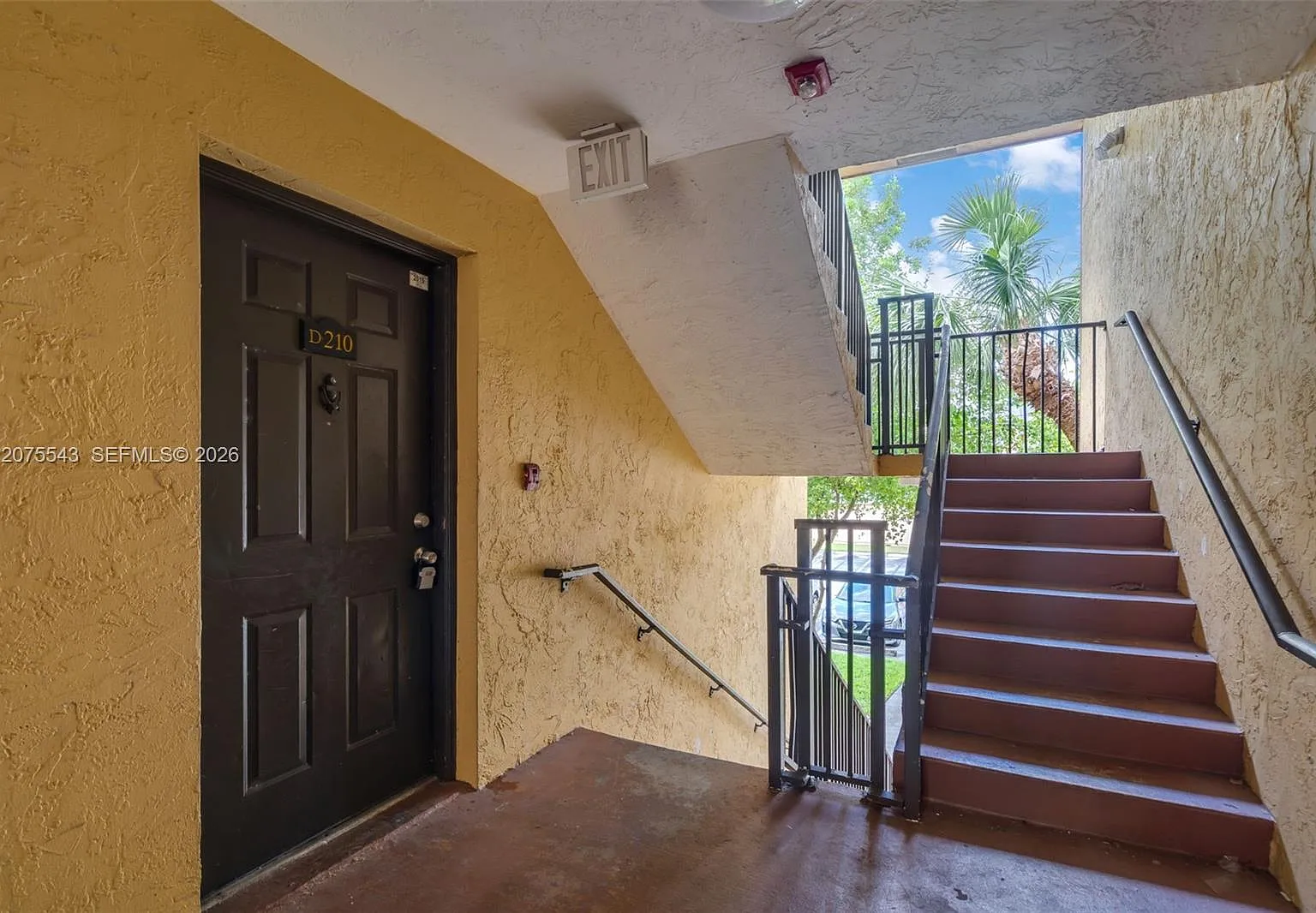 Windward Lakes Condo — Photo 2