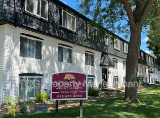 606 E McKinley Rd APT 2C, Ottawa, IL 61350