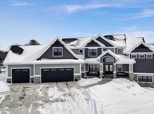 6826 Karolina Way, Sun Prairie, WI 53590