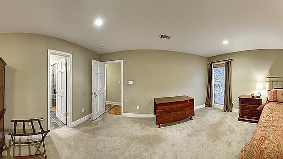 4th image of 405 Kenilworth Ave