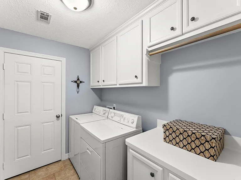 1208 Lake View Dr — Photo 28