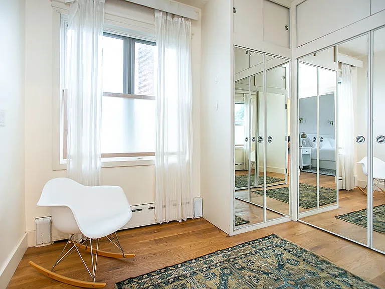 18 Sheffield Ave #2 — Photo 9