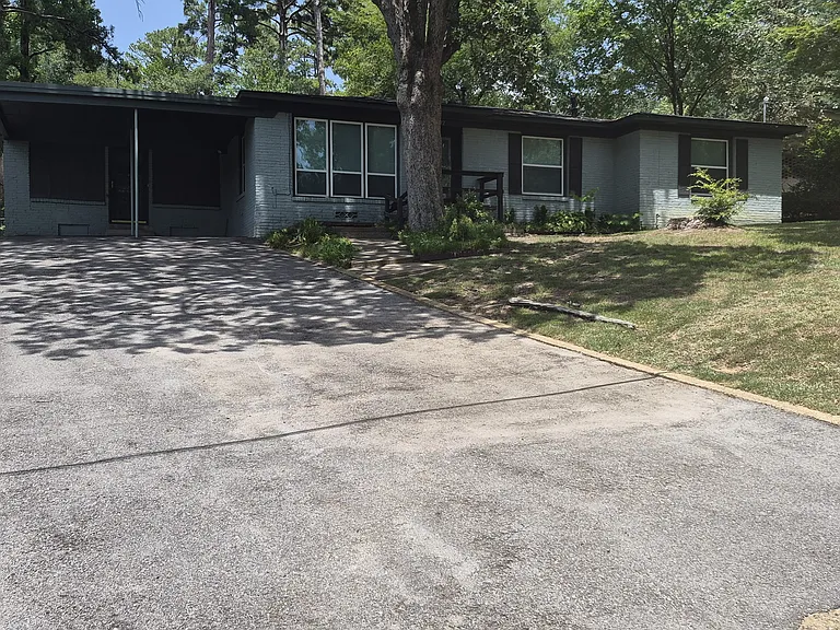 2512 Sheryl Ln — Photo 2