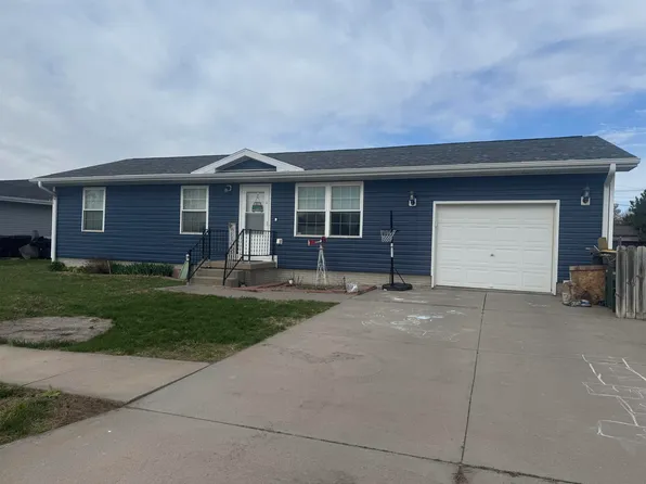 1004 Ross Ave, Hastings, NE 68901
