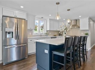 45 Clear View Dr, Cranston, RI 02921