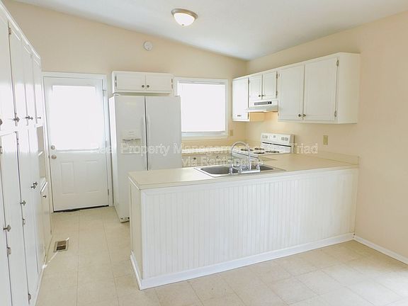 5th image of 905 Tipperary Dr