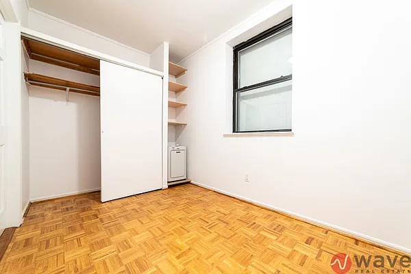 Rented by Wave Real Estate Group | media 18