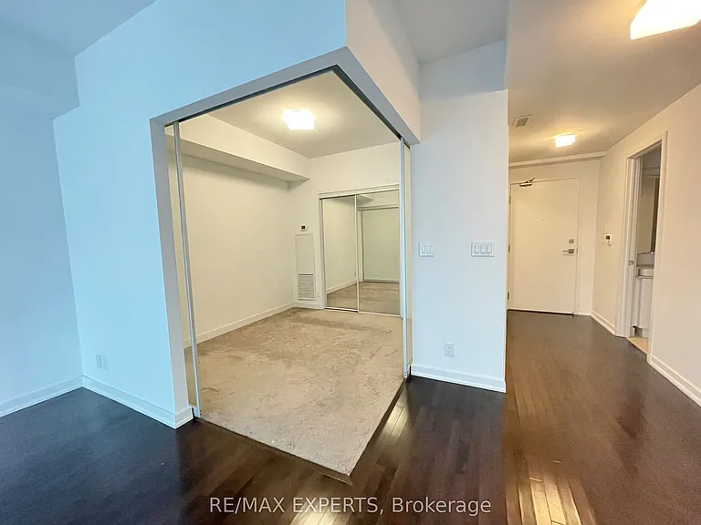 12 York St #305 — Photo 10