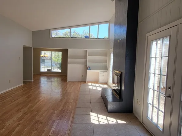 7014 Briarmeadow Dr, Dallas, TX 75230