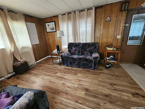 4th image of 713 Mann Ave