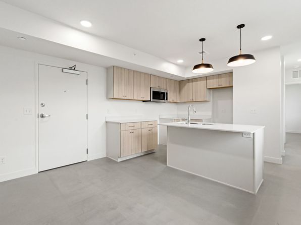 1268 N Locust St #22