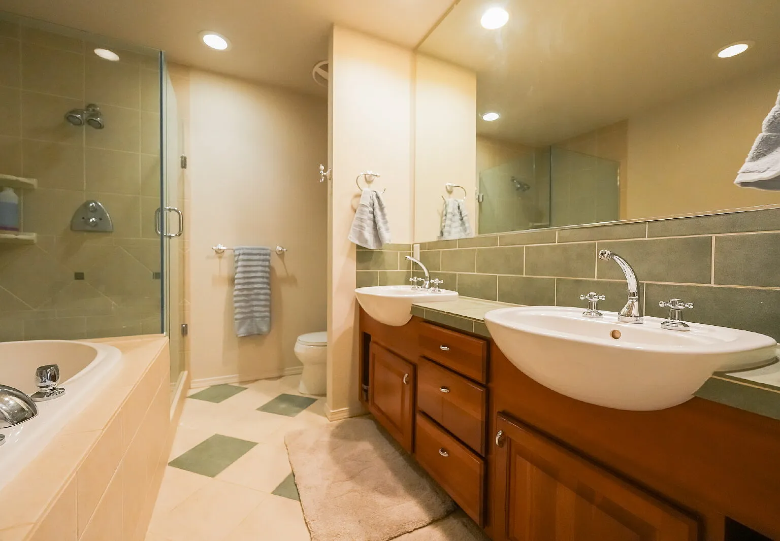 1 bed, 1.0 bath, $900 — Photo 4