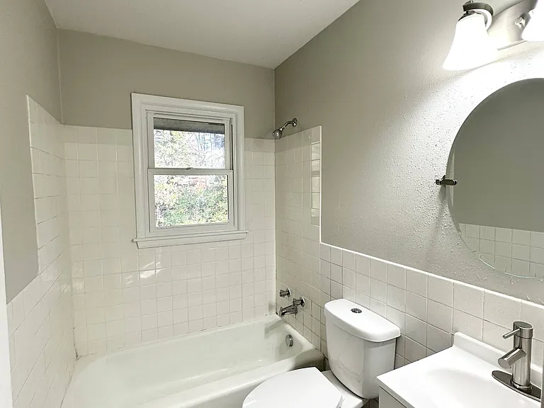3315 SE 4th St — Photo 4