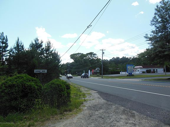 3rd image of 696 Route 9 S