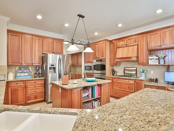 3rd image of 2609 W Tyson Ave