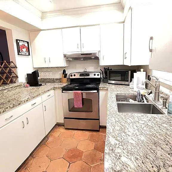 11 Country Club Rd — Photo 27