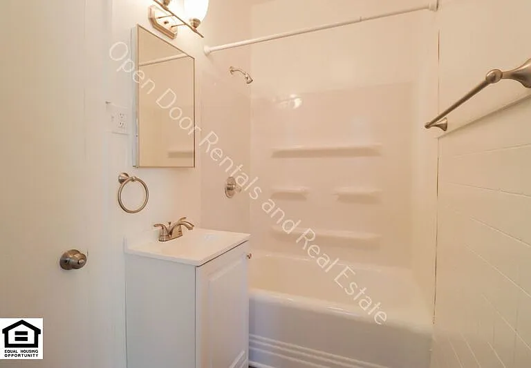 340 W Dewald St #2 — Photo 8