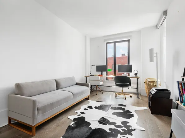 429 Kent Avenue image 14 of 21