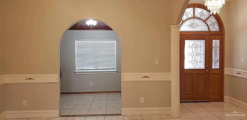 4 bed, 3.0 bath, 2505 sqft, $2,400 — Photo 4
