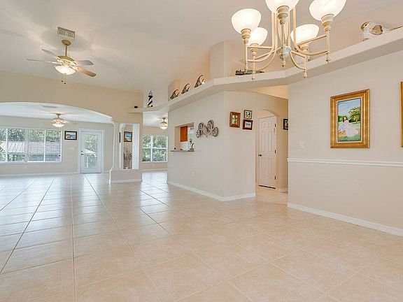 3rd image of 144 Citrus Rd NE