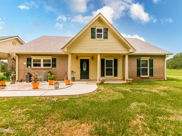 1975 Fords Creek Rd, Poplarville, MS 39470