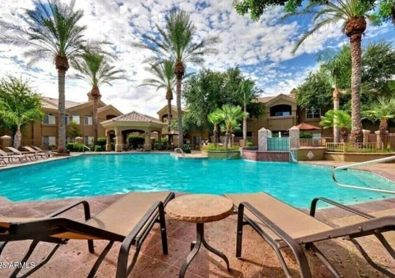 3 bed, 2.0 bath, 1257 sqft, $2,600 — Photo 2