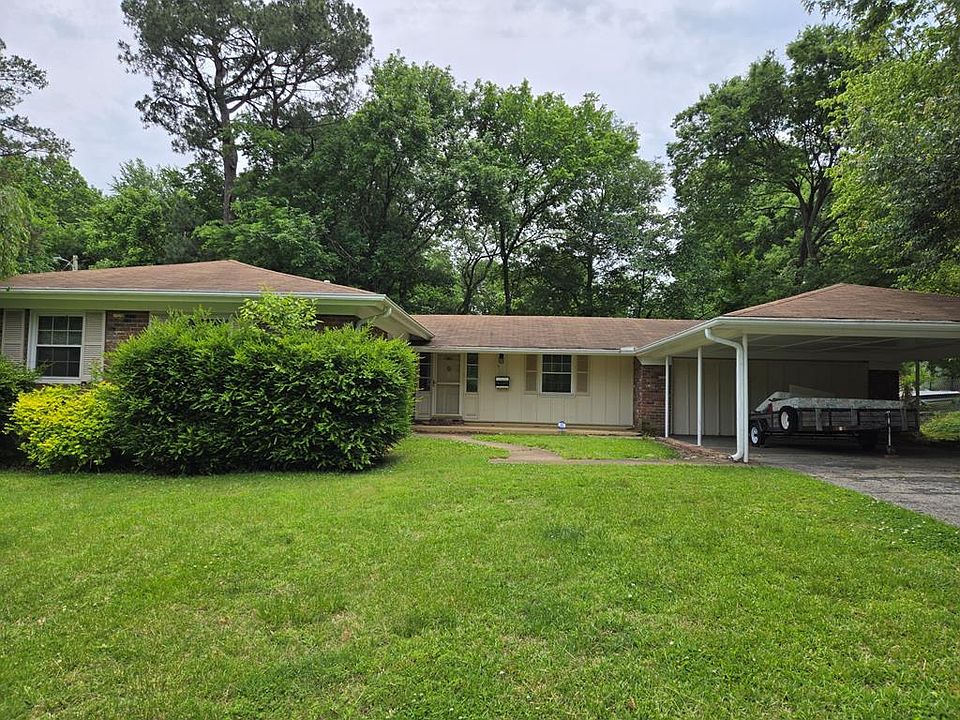 1st image of 305 Oakwood Ln