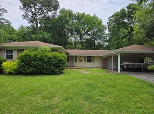 305 Oakwood Ln, Paris, TN 38242