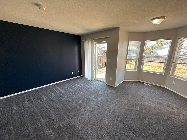 4105 Windy Ave NE — Photo 5