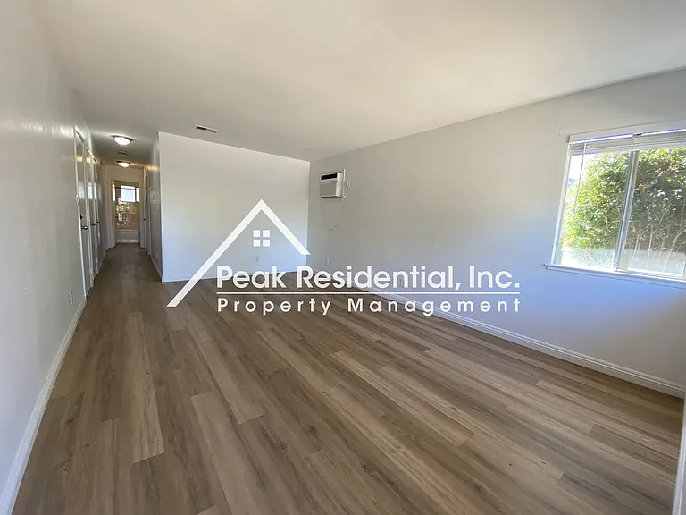 1120 Morton Ct — Photo 4