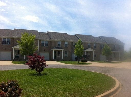 2nd image of 125 Cambridge Cir