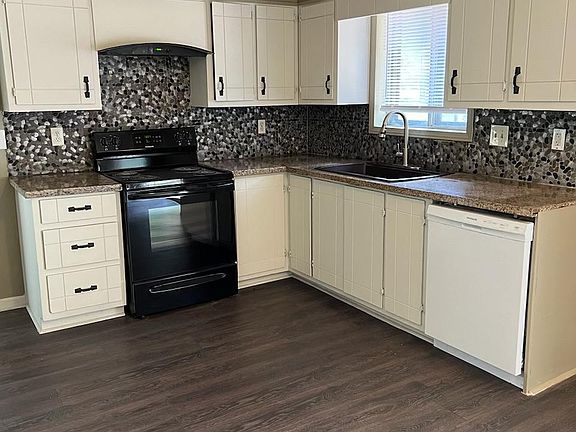 3rd image of 1059 Soapstone Ln