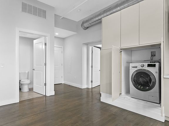 3rd image of 124 Temple St #301