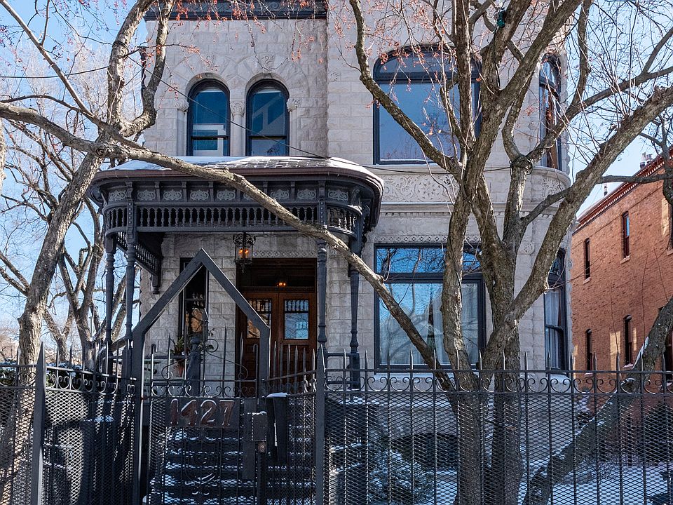 1st image of 1427 N Hoyne Ave #2