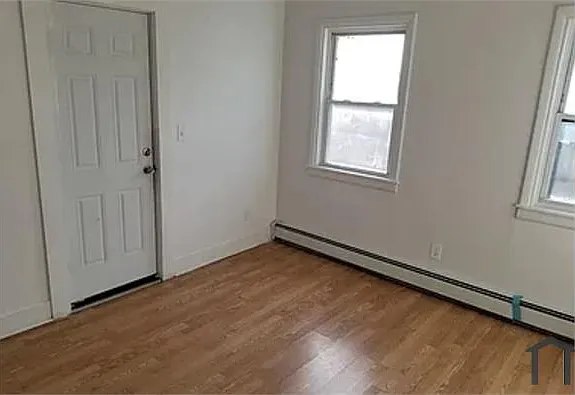 202 Noble Ave #3 — Photo 3