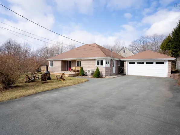 20 View St, Dartmouth, NS B2Y 1V2