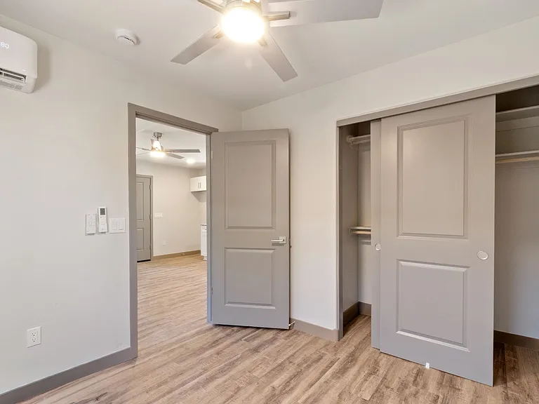 1720 E Edison St — Photo 38