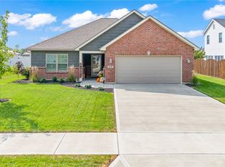 210 Fox Harbor Dr, Troy, OH 45373