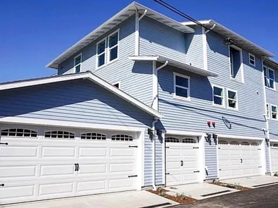 111 W Valencia Dr