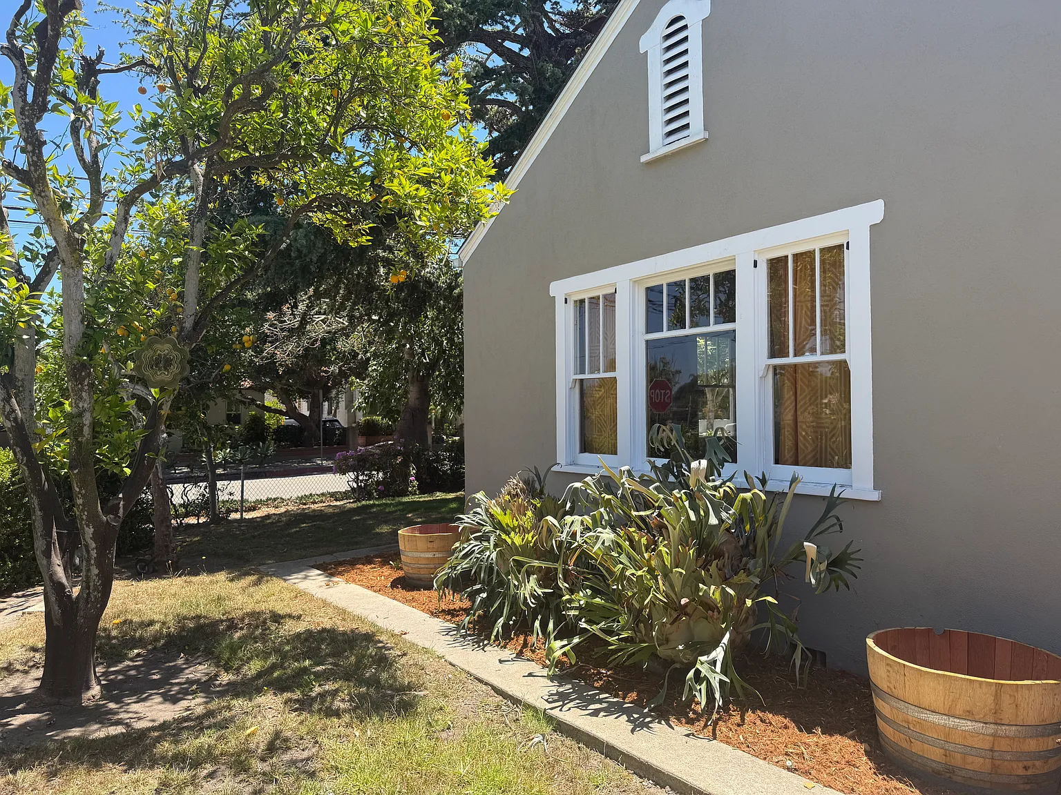2 bed, 1.5 bath, 864 sqft, $4,500 — Photo 3
