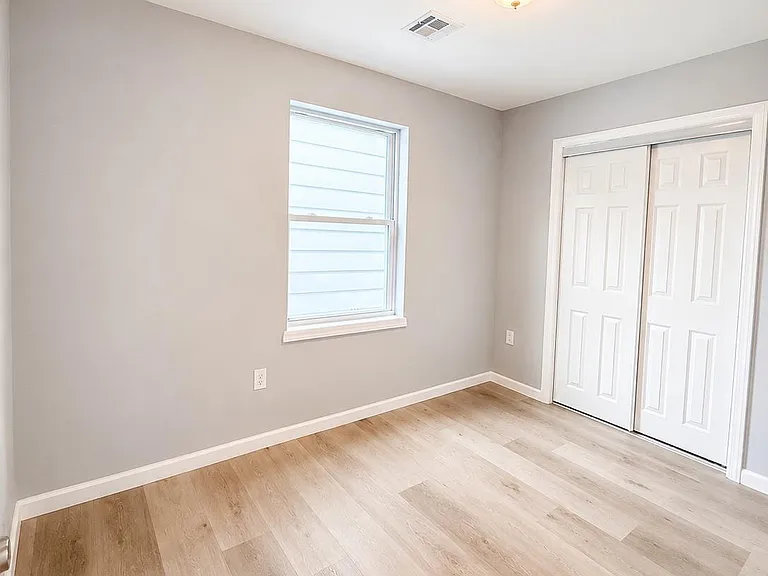 273 Oak St #2 — Photo 9