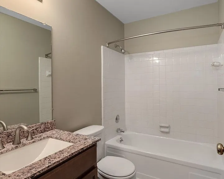 1 bed, 1.0 bath, 670 sqft, $1,225 — Photo 12